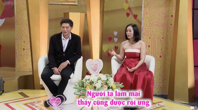 Vợ chồng son: Lộ diện chồng điển trai của TikToker Hân Nguyễn - Ảnh 2.