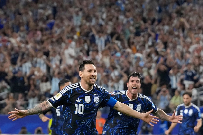 Messi ghi bàn trận thứ bảy liên tiếp, Argentina toàn thắng vòng bảng- Ảnh 4.