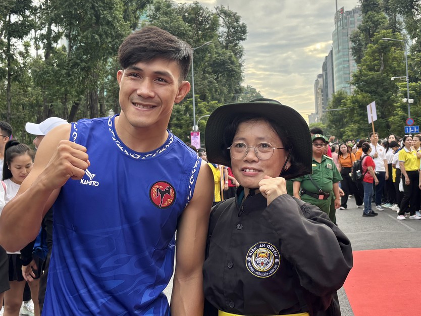 Chương trình đi bộ đồng hành lan tỏa tinh thần "Hành trình di sản - Tiến bước tương lai" - Ảnh 4.
