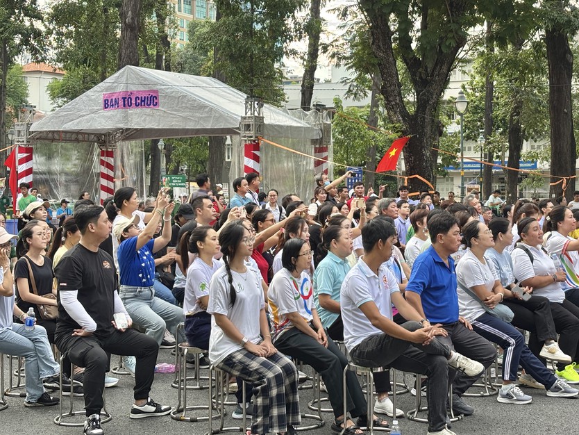 Chương trình đi bộ đồng hành lan tỏa tinh thần "Hành trình di sản - Tiến bước tương lai" - Ảnh 5.