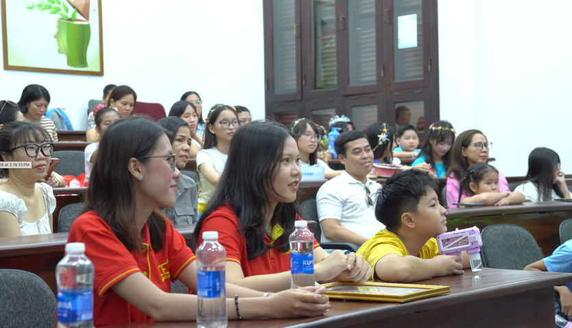"Vì bạn đến trường": Khi những tài năng nhí góp sức vì cộng đồng - Ảnh 3.