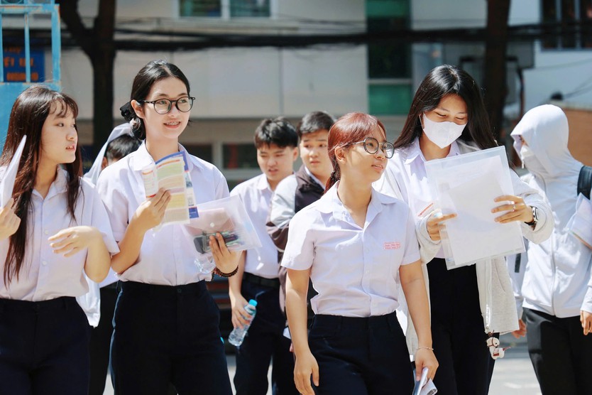 Dự báo PHỔ ĐIỂM THI TỐT NGHIỆP THPT, ĐIỂM CHUẨN TUYỂN SINH ĐẠI HỌC 2026- Ảnh 3.