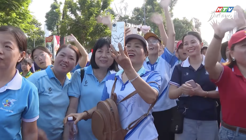 Rộn ràng chương trình đi bộ đồng hành "Hành trình di sản - Tiến bước tương lai" - Ảnh 3.
