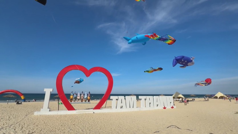 60 Giây ngày 29/6/2026 | Đà Nẵng: “Bữa tiệc” diều khổng lồ ở biển Tam Thanh - Ảnh 1.