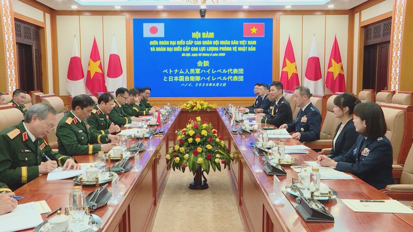 Đại tướng Nguyễn Tân Cương hội đàm với Tham mưu trưởng Liên quân Lực Lượng Phòng vệ Nhật Bản - Ảnh 2.