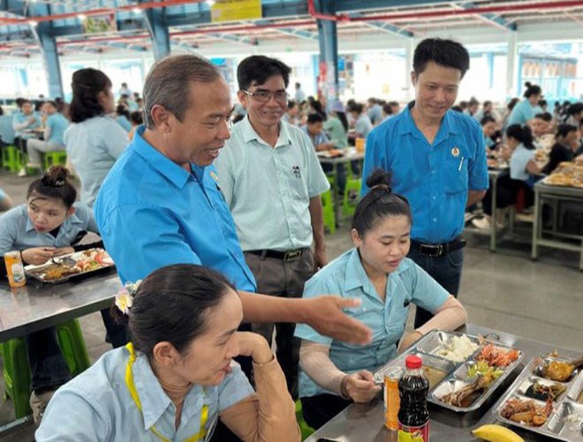 Gửi tiếng nói của công nhân đến đại hội - Ảnh 1.