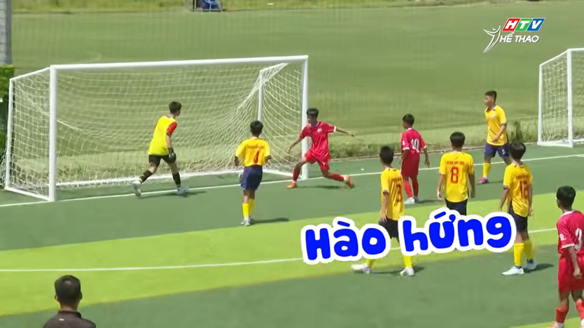 Những “sao mai” tỏa sáng tại Ước mơ sân cỏ - HTV Cup - Ảnh 2.