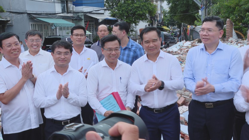 TP. Hồ Chí Minh quyết tâm di dời 40.000 căn nhà ven kênh rạch đến năm 2030 - Ảnh 7.