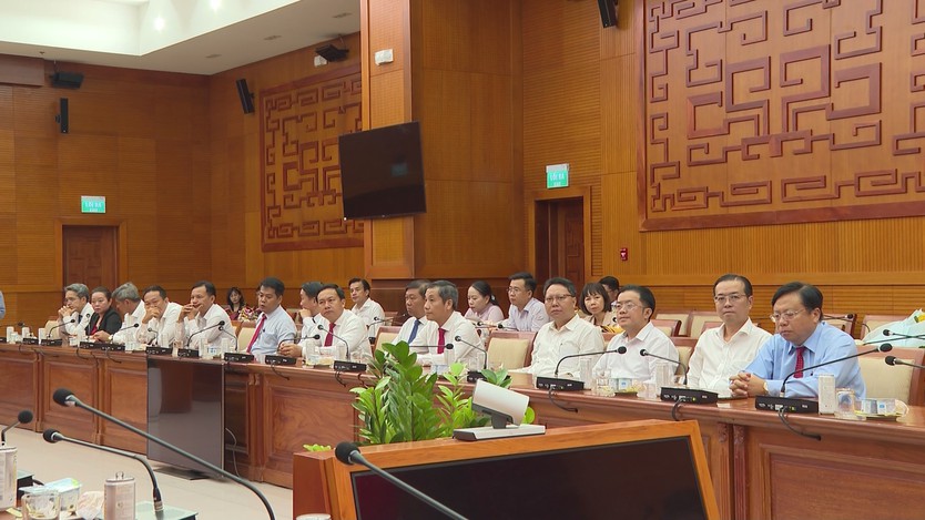 TP. Hồ Chí Minh điều động, bổ nhiệm 12 cán bộ lãnh đạo về cơ sở - Ảnh 1.