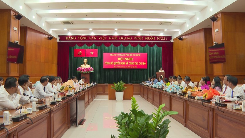 TP. Hồ Chí Minh điều động, bổ nhiệm 12 cán bộ lãnh đạo về cơ sở - Ảnh 3.