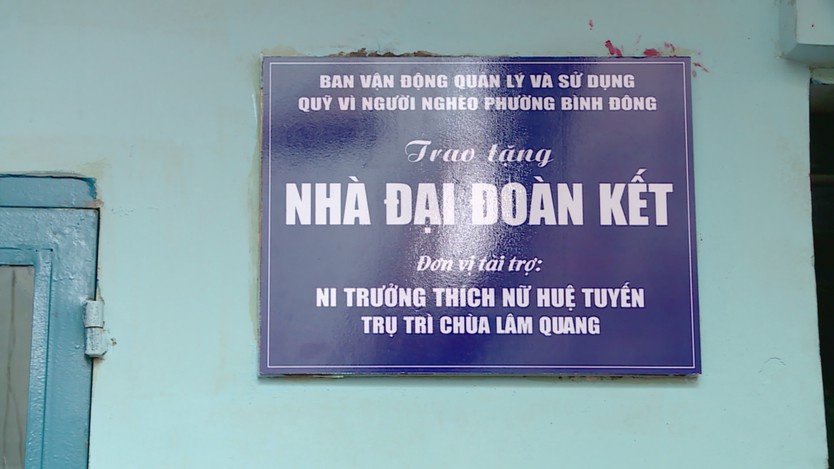 Phường Bình Đông bàn giao nhà Đại đoàn kết, chăm lo hộ dân khó khăn - Ảnh 1.