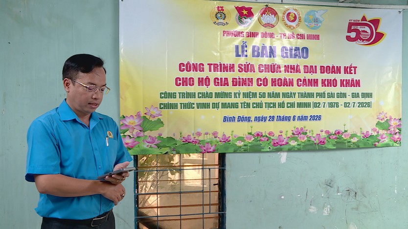 Phường Bình Đông bàn giao nhà Đại đoàn kết, chăm lo hộ dân khó khăn - Ảnh 2.