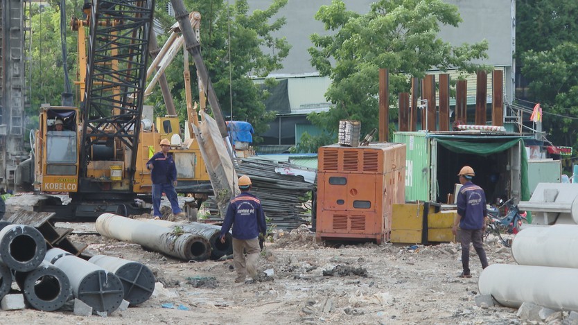 TP. Hồ Chí Minh quyết tâm di dời 40.000 căn nhà ven kênh rạch đến năm 2030 - Ảnh 4.