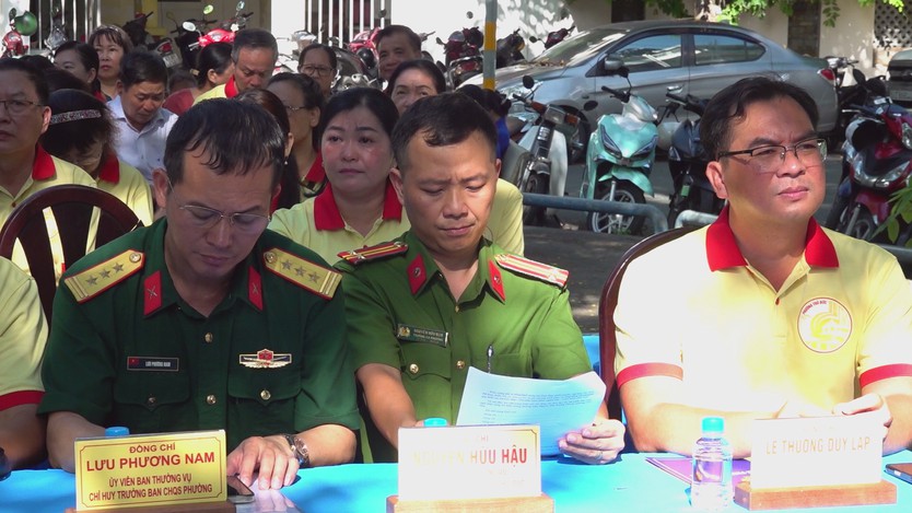 Phường Thủ Đức phát động “Thủ Đức xanh”, ra mắt mascot hoa hướng dương và nhiều công trình vì cộng đồng - Ảnh 2.
