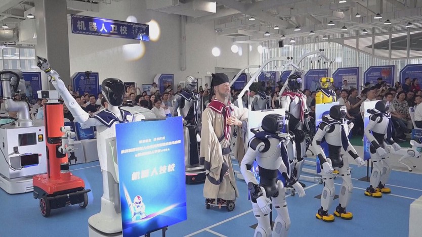 Trung Quốc: Khai trương trường học đầu tiên dành cho robot - Ảnh 2.