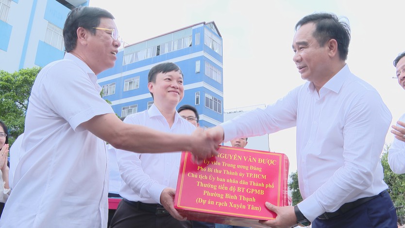 TP. Hồ Chí Minh quyết liệt đẩy nhanh di dời 40.000 căn nhà ven kênh rạch, tăng tốc cải tạo đô thị - Ảnh 3.