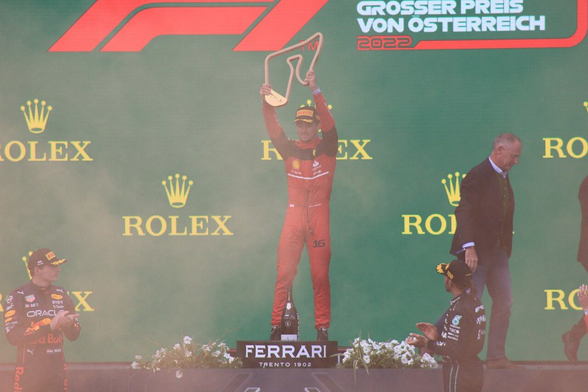 Charles Leclerc tiếp tục gắn bó với Ferrari - Ảnh 6.