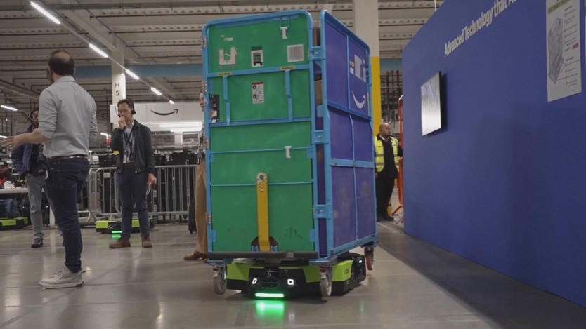 Robot A.I. làm việc trong kho hàng Amazon - Ảnh 2.