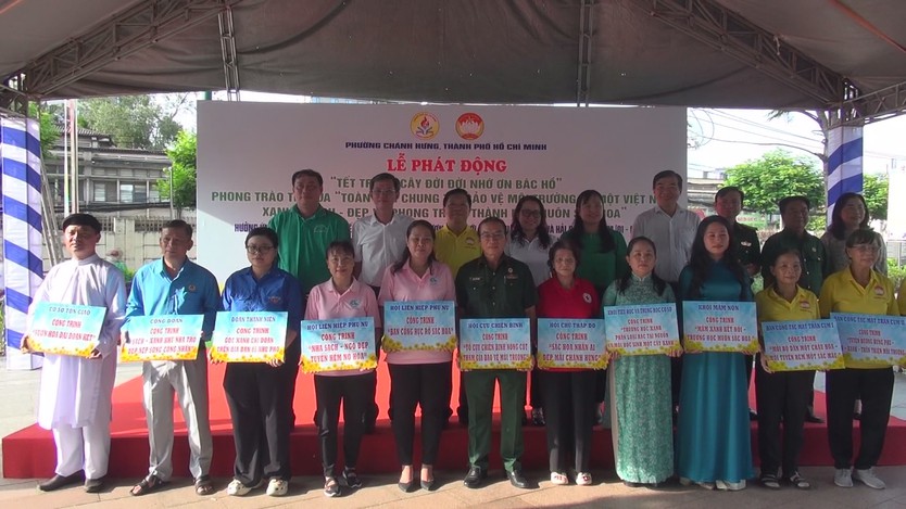 Phường Chánh Hưng phát động Tết trồng cây đời đời nhớ ơn Bác Hồ- Ảnh 2.