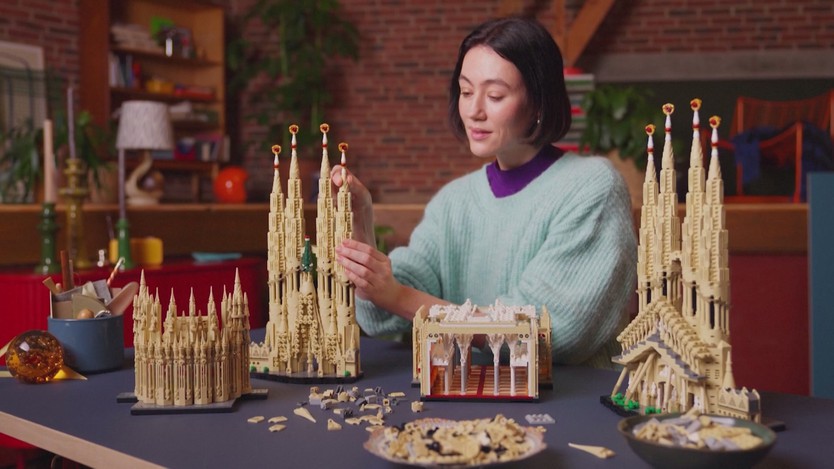 Lego tung bộ lắp ghép mô phỏng nhà thờ Sagrada Familia - Ảnh 4.