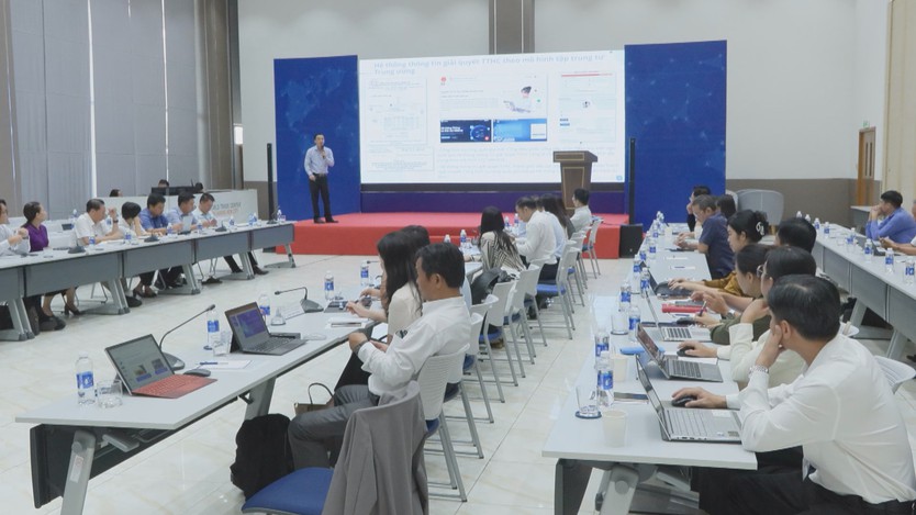 TP. Hồ Chí Minh: Đẩy mạnh chuyển đổi số tại cơ sở, nâng cao hiệu quả giải quyết thủ tục hành chính- Ảnh 5.