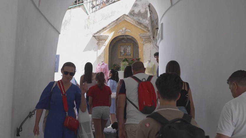 Italia: Bờ biển Amalfi quá tải vì làn sóng “check-in chớp nhoáng”- Ảnh 4.