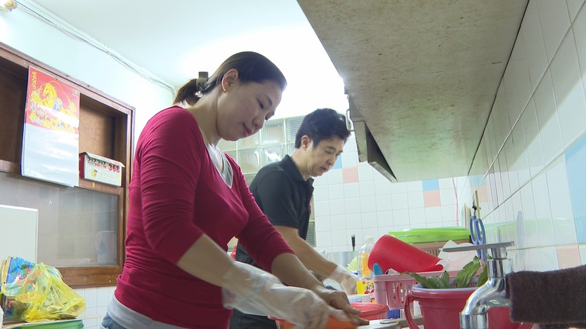 "Cơm Thiện Nguyện" - Gửi yêu thương từ những nghệ sĩ Nhà hát Bông Sen - Ảnh 2.