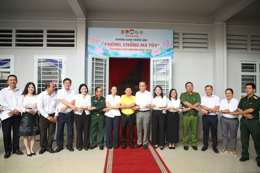 Bất ngờ trước những loại ma túy núp bóng kẹo, trà, kem đánh răng tại "Không gian triển lãm phòng, chống ma túy" - Ảnh 1.