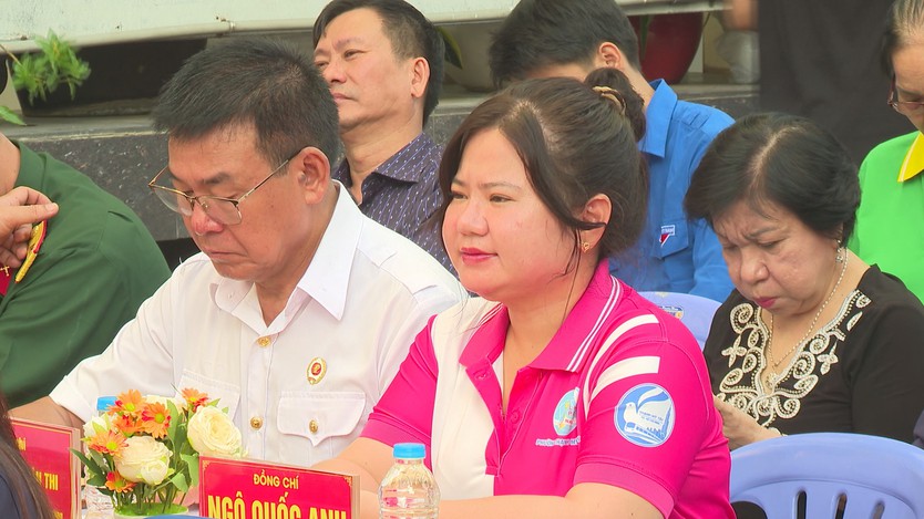 Phường Thạnh Mỹ Tây phát động phong trào chung tay bảo vệ môi trường, xây dựng đô thị xanh - sạch - đẹp - Ảnh 3.