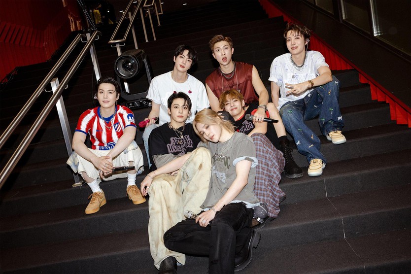 BTS duy trì sức hút trên Billboard, nhiều nghệ sĩ HYBE tiếp tục ghi dấu ấn - Ảnh 1.