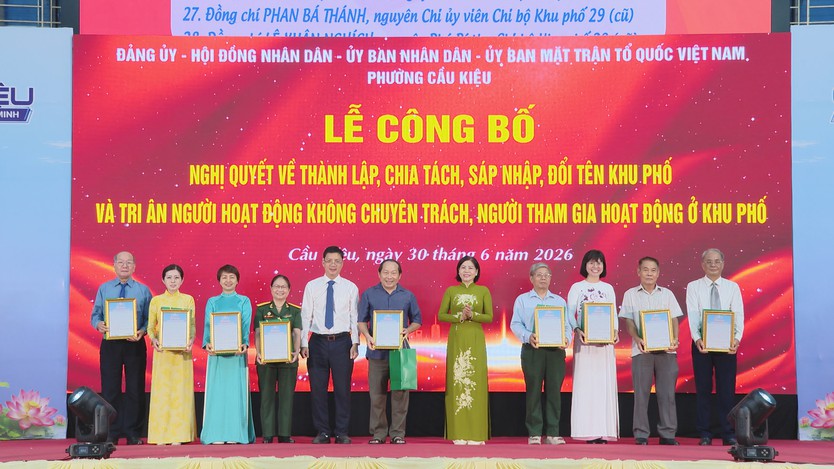 Phường Cầu Kiệu công bố thành lập chi bộ, kiện toàn tổ chức khu phố - Ảnh 3.