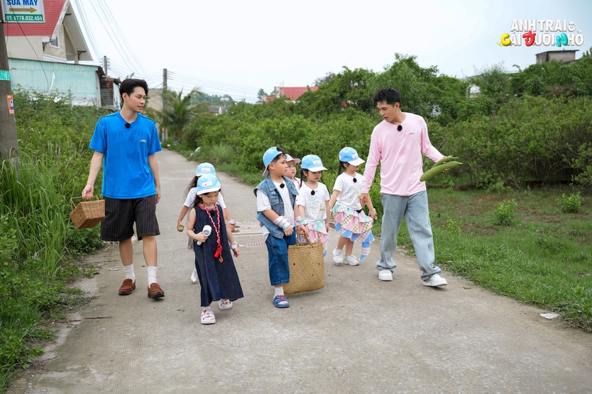 Ngày đầu tự lập của đại gia đình Anh trai và Cái đuôi nhỏ - Ảnh 11.