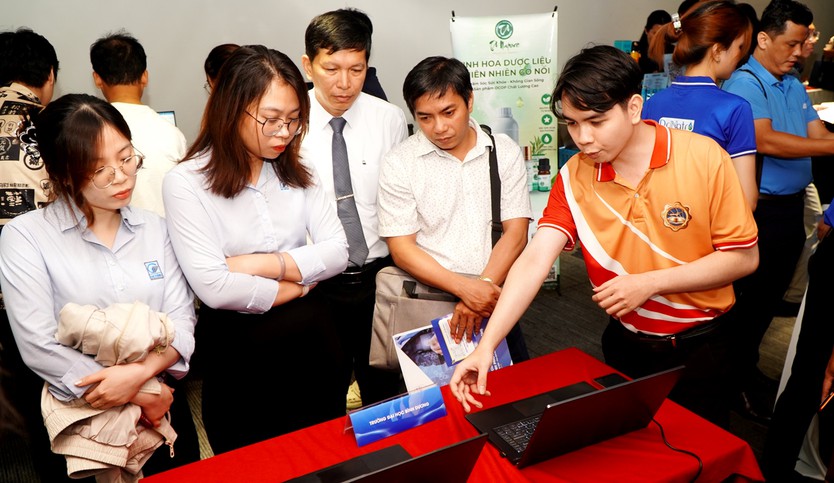 TP. Hồ Chí Minh thúc đẩy chuyển đổi số cho doanh nghiệp nhỏ và vừa, kết nối giải pháp AI và tự động hóa vào vận hành thực tiễn - Ảnh 7.