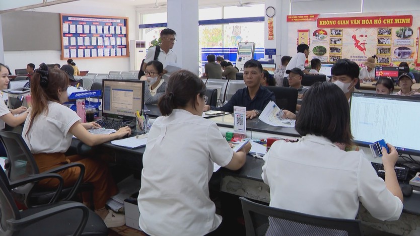 TP. Hồ Chí Minh: Tăng cường lực lượng kiểm soát thủ tục hành chính - Ảnh 3.