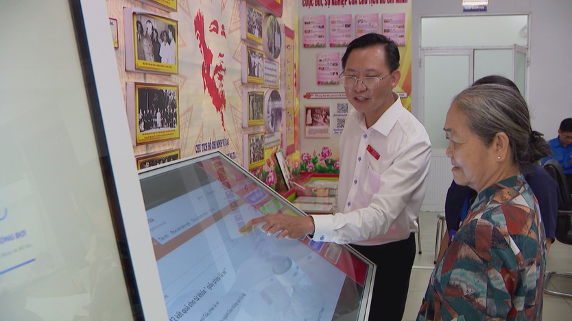TP. Hồ Chí Minh: Tăng cường lực lượng kiểm soát thủ tục hành chính - Ảnh 2.