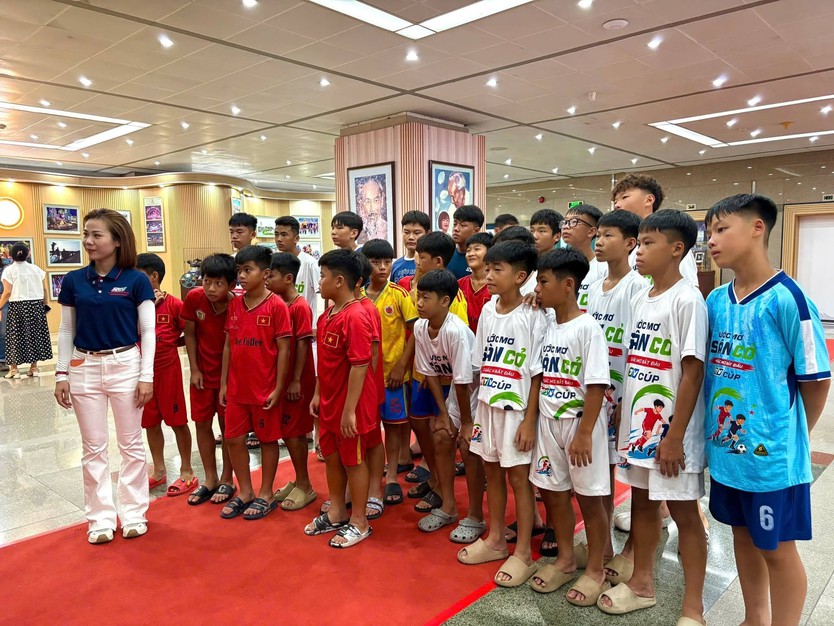 Cầu thủ nhí "Ước mơ sân cỏ" Cúp HTV 2026 trải nghiệm hè ý nghĩa - Ảnh 18.