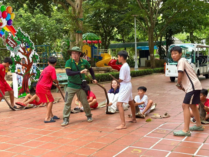 Cầu thủ nhí "Ước mơ sân cỏ" Cúp HTV 2026 trải nghiệm hè ý nghĩa - Ảnh 10.