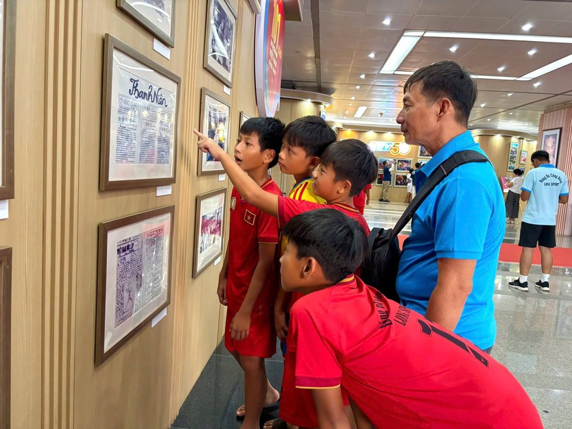 Cầu thủ nhí "Ước mơ sân cỏ" Cúp HTV 2026 trải nghiệm hè ý nghĩa - Ảnh 15.