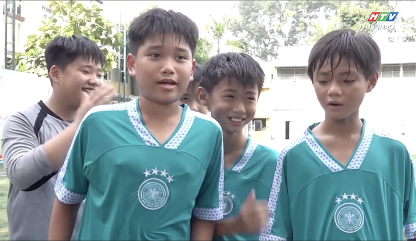 Giải bóng đá Thiếu niên- Nhi đồng "Ước mơ sân cỏ" Cúp HTV 2026: Cảm xúc trên sân cỏ - Ảnh 1.