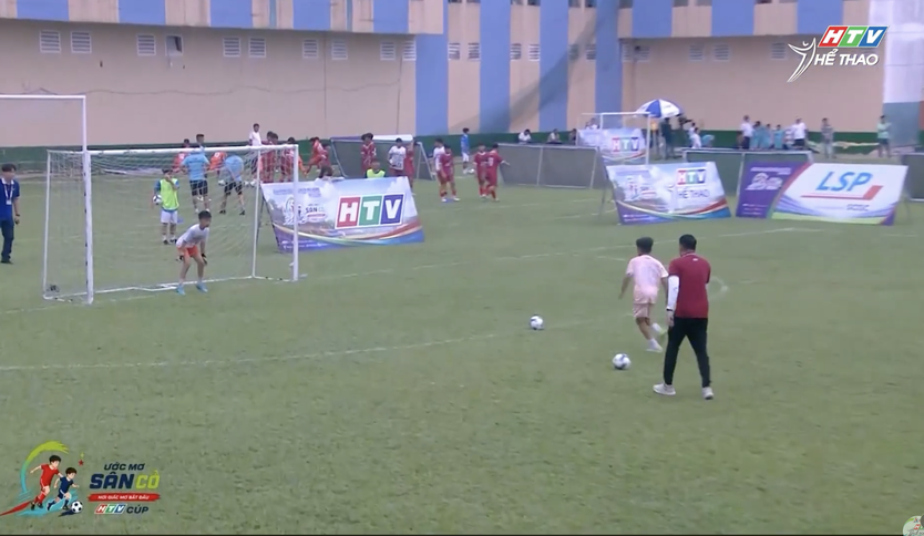 Giải bóng đá Thiếu niên- Nhi đồng "Ước mơ sân cỏ" Cúp HTV 2026: Cảm xúc trên sân cỏ - Ảnh 11.
