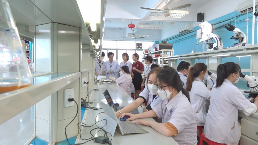 Mở rộng chính sách học bổng tuyển sinh 2026 - Ảnh 4.