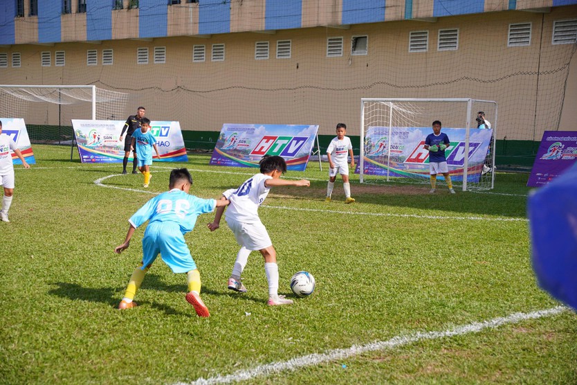 "Ước mơ sân cỏ" HTV Cup 2026 khép lại đầy cảm xúc, gọi tên những nhà vô địch đầu tiên - Ảnh 4.