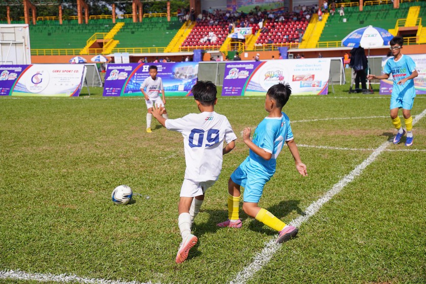 "Ước mơ sân cỏ" HTV Cup 2026 khép lại đầy cảm xúc, gọi tên những nhà vô địch đầu tiên - Ảnh 10.