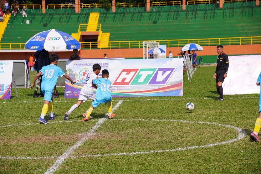 "Ước mơ sân cỏ" HTV Cup 2026 khép lại đầy cảm xúc, gọi tên những nhà vô địch đầu tiên - Ảnh 9.