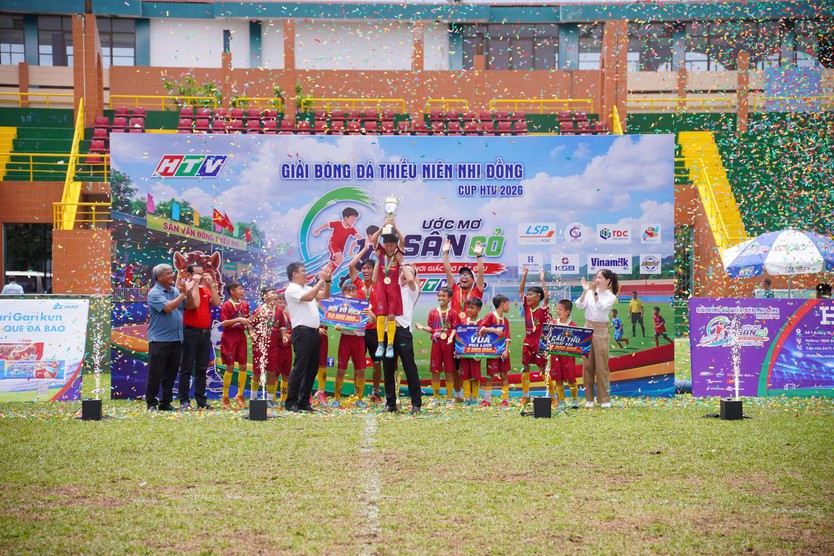 "Ước mơ sân cỏ" HTV Cup 2026 khép lại đầy cảm xúc, gọi tên những nhà vô địch đầu tiên - Ảnh 8.