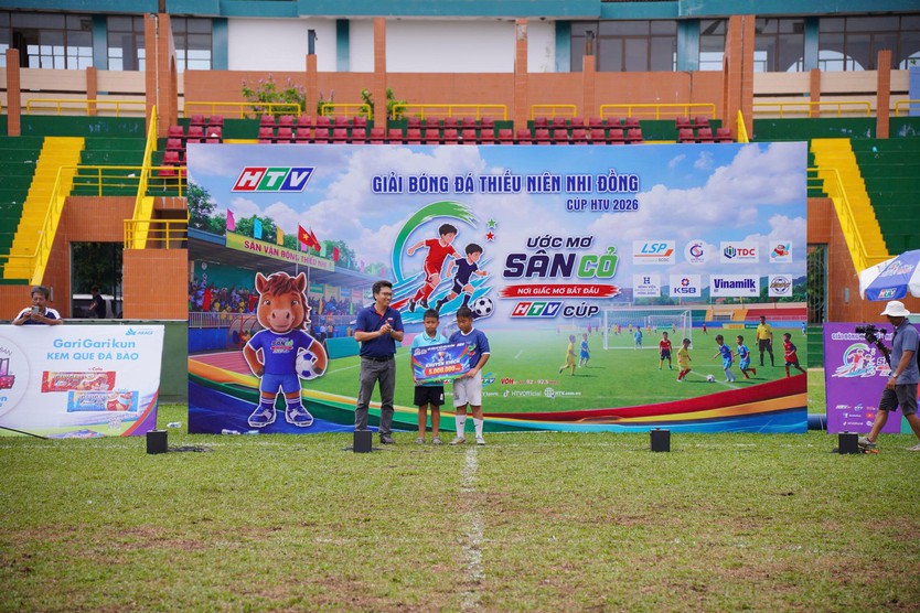 "Ước mơ sân cỏ" HTV Cup 2026 khép lại đầy cảm xúc, gọi tên những nhà vô địch đầu tiên - Ảnh 16.