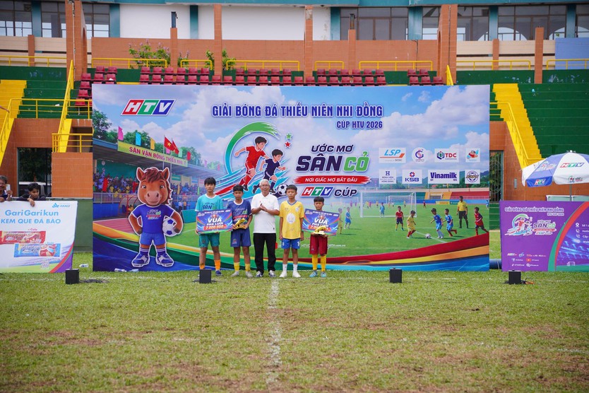 "Ước mơ sân cỏ" HTV Cup 2026 khép lại đầy cảm xúc, gọi tên những nhà vô địch đầu tiên - Ảnh 18.