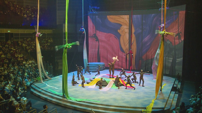 Show diễn mới tạo lực đẩy cho công nghiệp văn hóa - Ảnh 1.