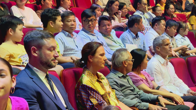 Show diễn mới tạo lực đẩy cho công nghiệp văn hóa - Ảnh 2.
