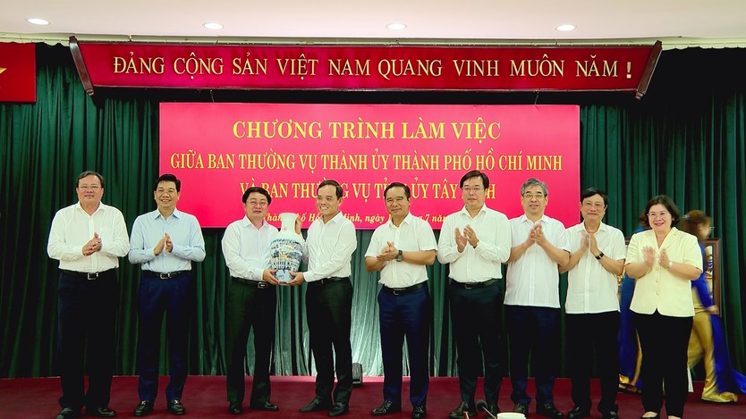 TP. Hồ Chí Minh và Tây Ninh tăng cường liên kết vùng, thúc đẩy phát triển bền vững trên 7 lĩnh vực trọng tâm - Ảnh 7.
